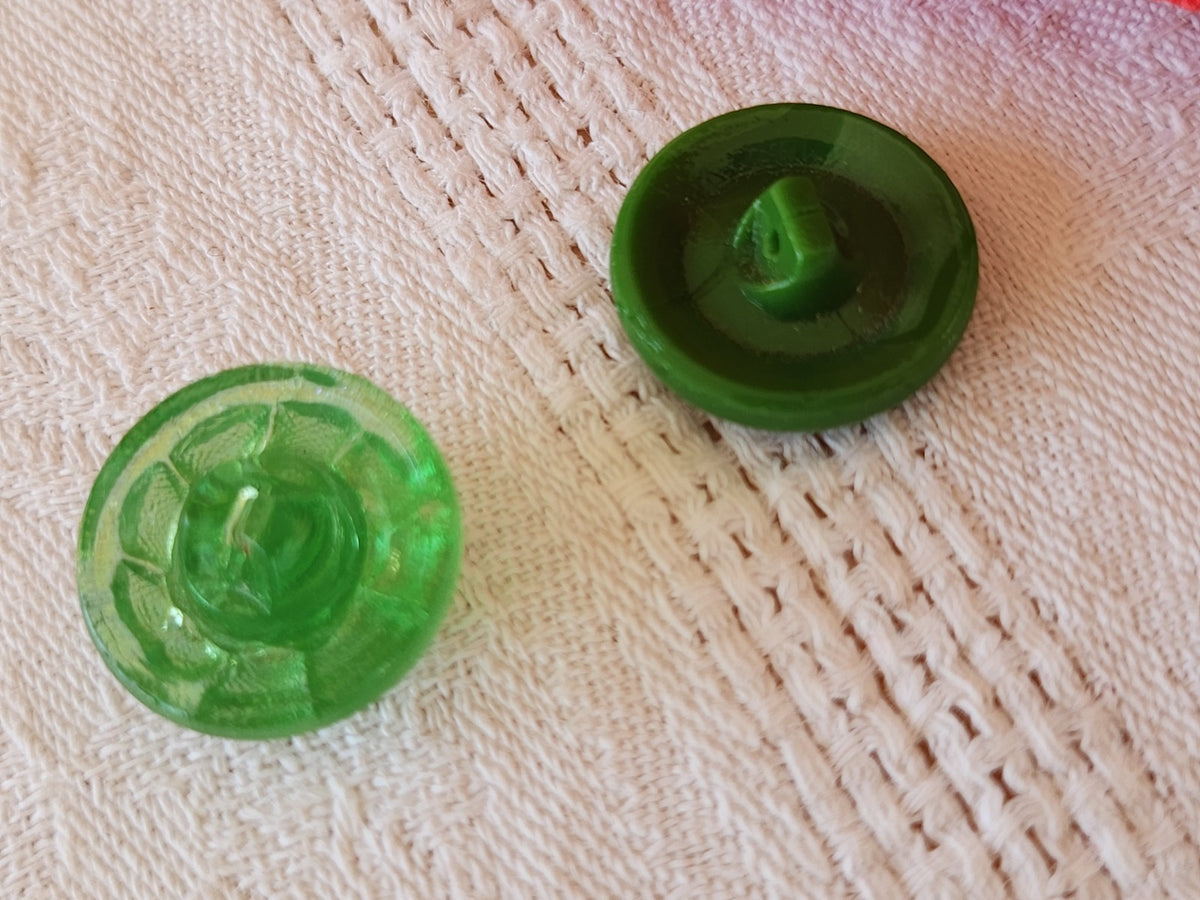 Duo boutons anciens en verre vintage mordoré vert 1,7 cm 17 mm D17H