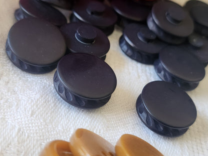 Lot 16 boutons vintage  noir bleuté mat pied 1,7 cm ref 4793