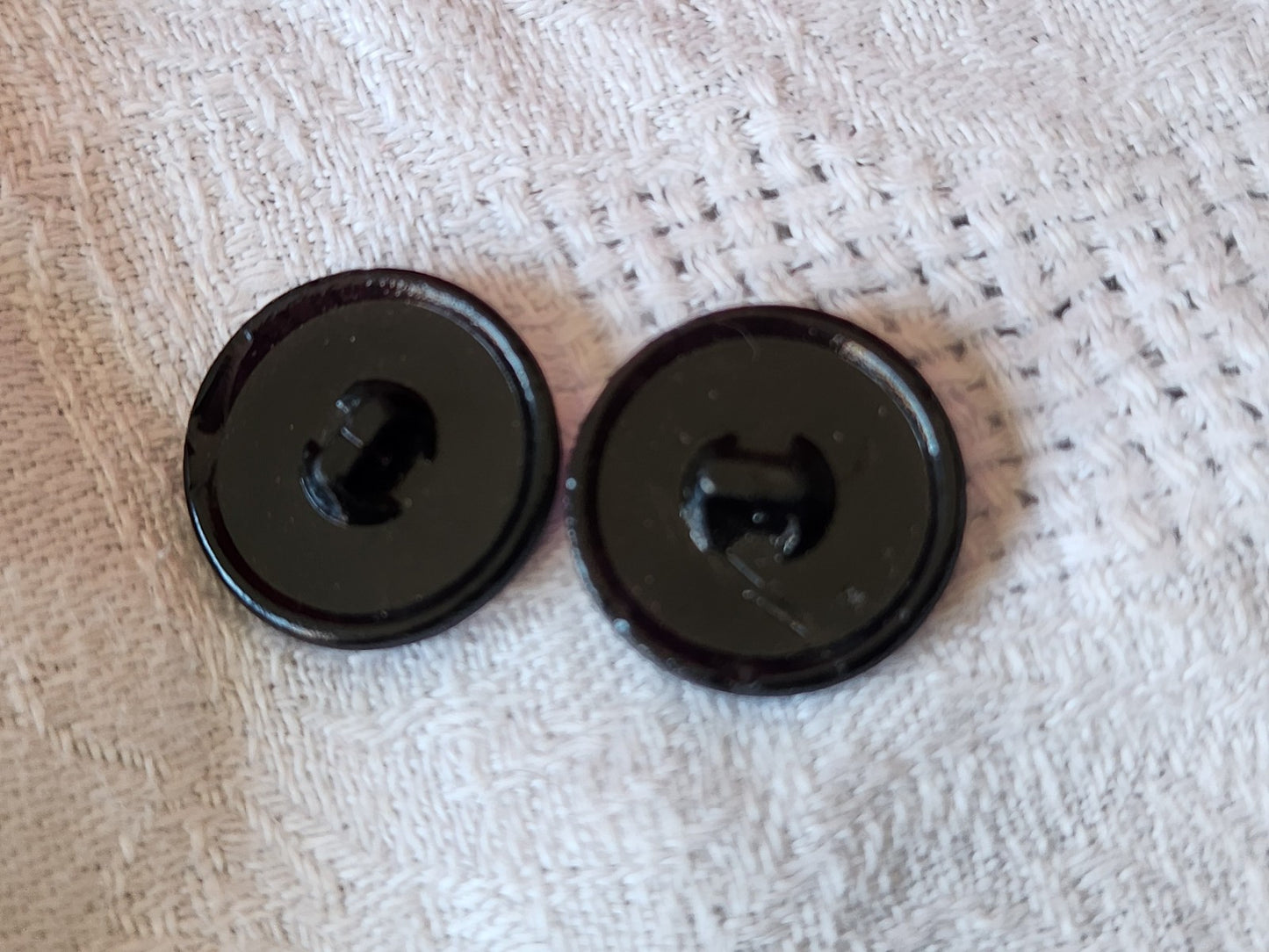 Duo boutons anciens en verre noir peint  1,8  cm D18A