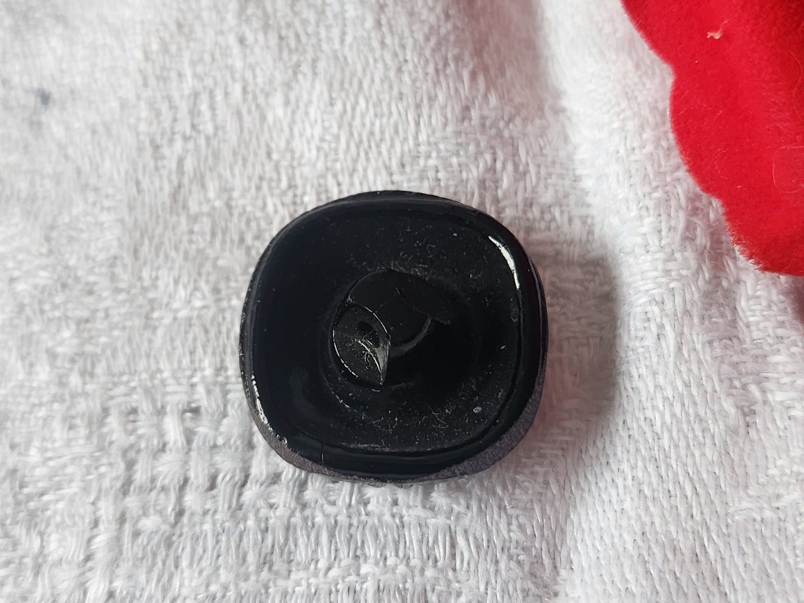 Gros bouton en verre noir doré volume vintage  2 cm D13G
