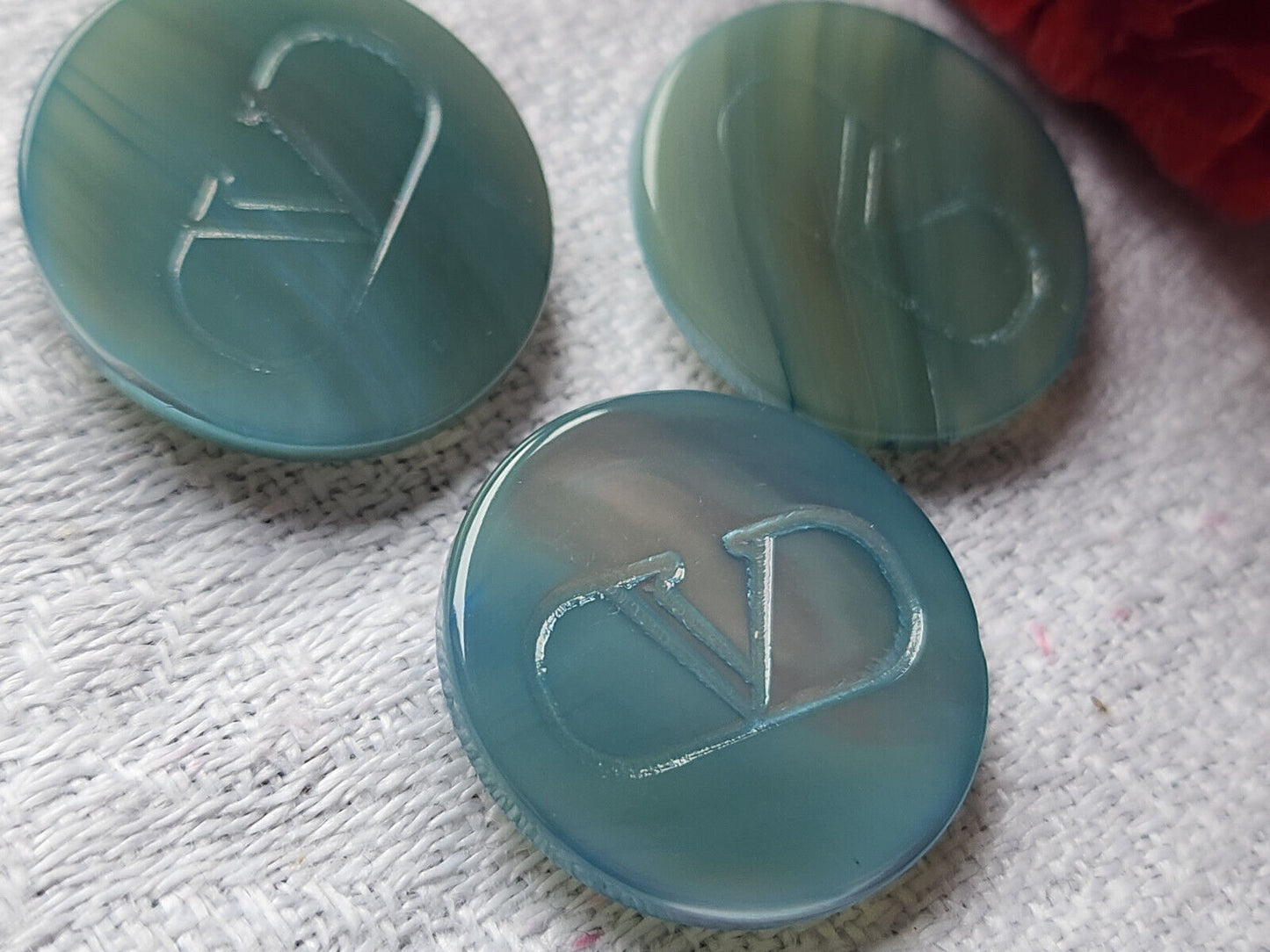 trio boutons anciens en nacre bleu veiné superbe teinte^pied 2 cm D10O