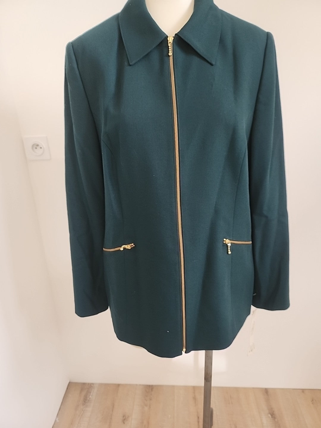 Veste neuve verte zippé Lucia étiquette année 1990/2000 taille 40 ref portant