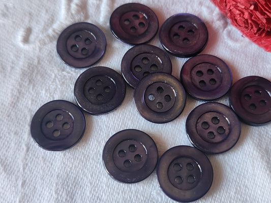 Lot 12  boutons anciens en nacre violet  1,5 cm ref 5560