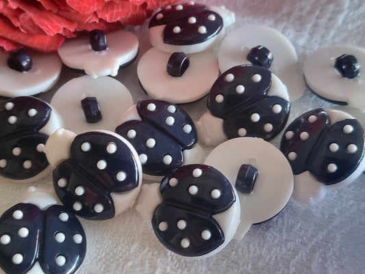 Lot 12 boutons forme coccinelle bleu blanc pied bicolore 1,7 sur 1,5 ref 4885