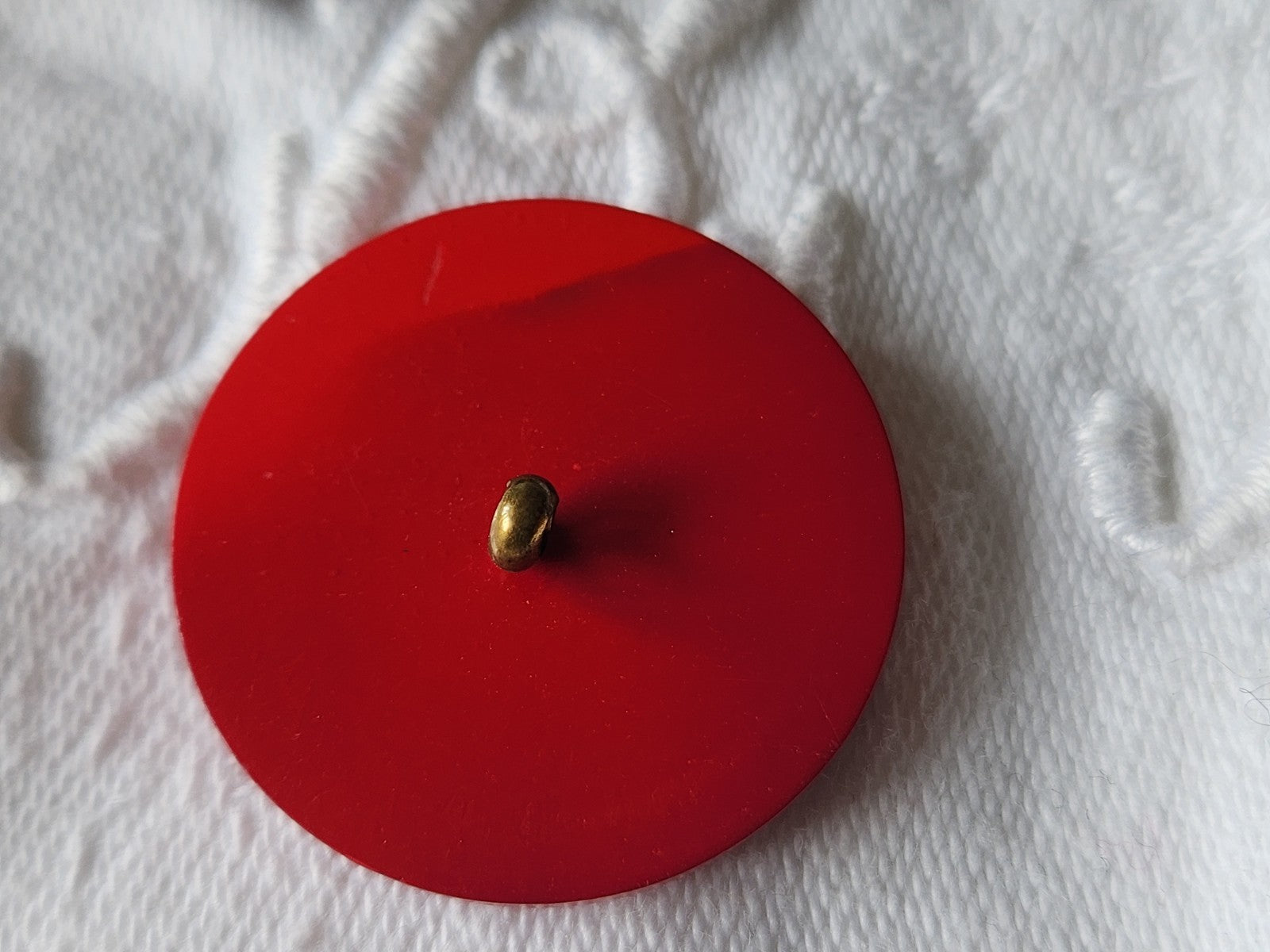 Collection bouton ancien rouge camaieu motif feuillage relief 2,6 cm G12J