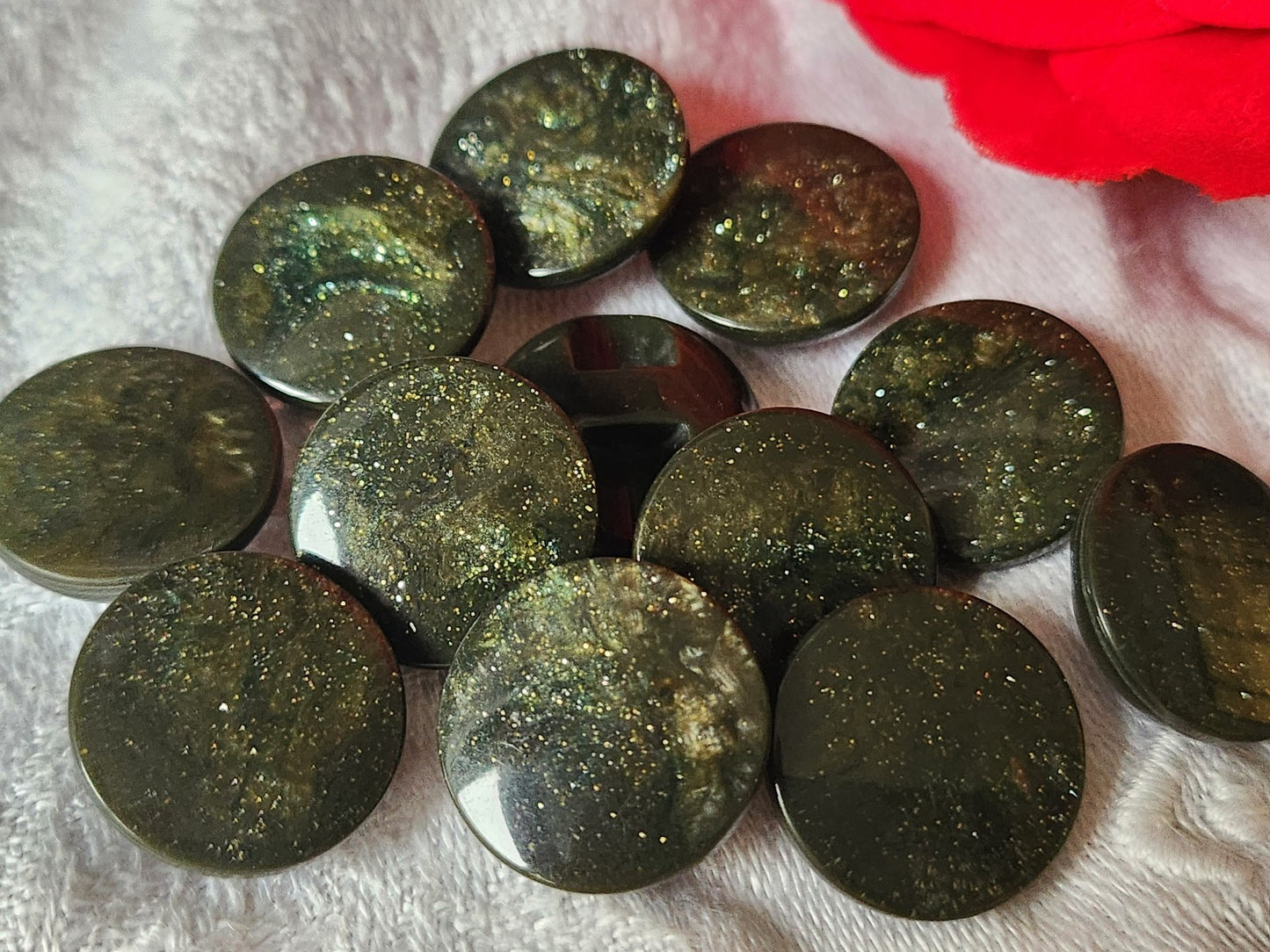 Lot 12 boutons vintage vert paillette inclusion 1,7 cm ref 5844