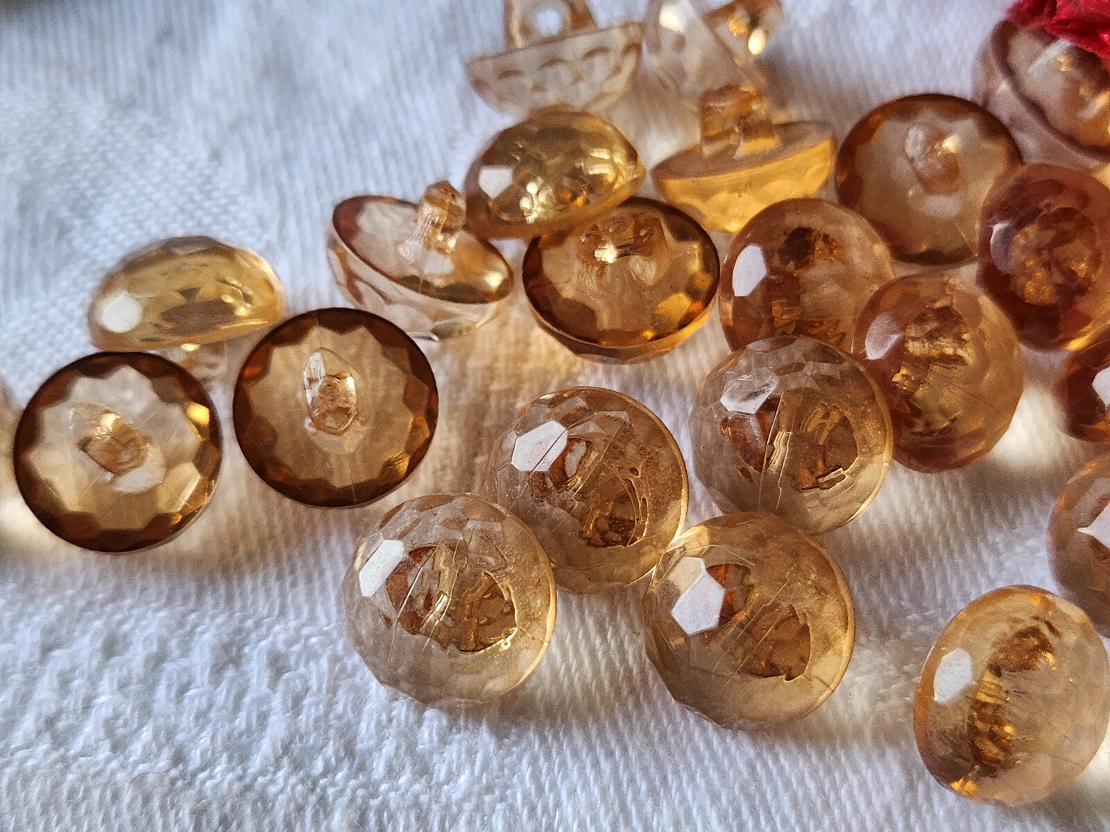 Lot 23 boutons vintage grelot à pied 1,1 cm transparent marron orangé ref 5944
