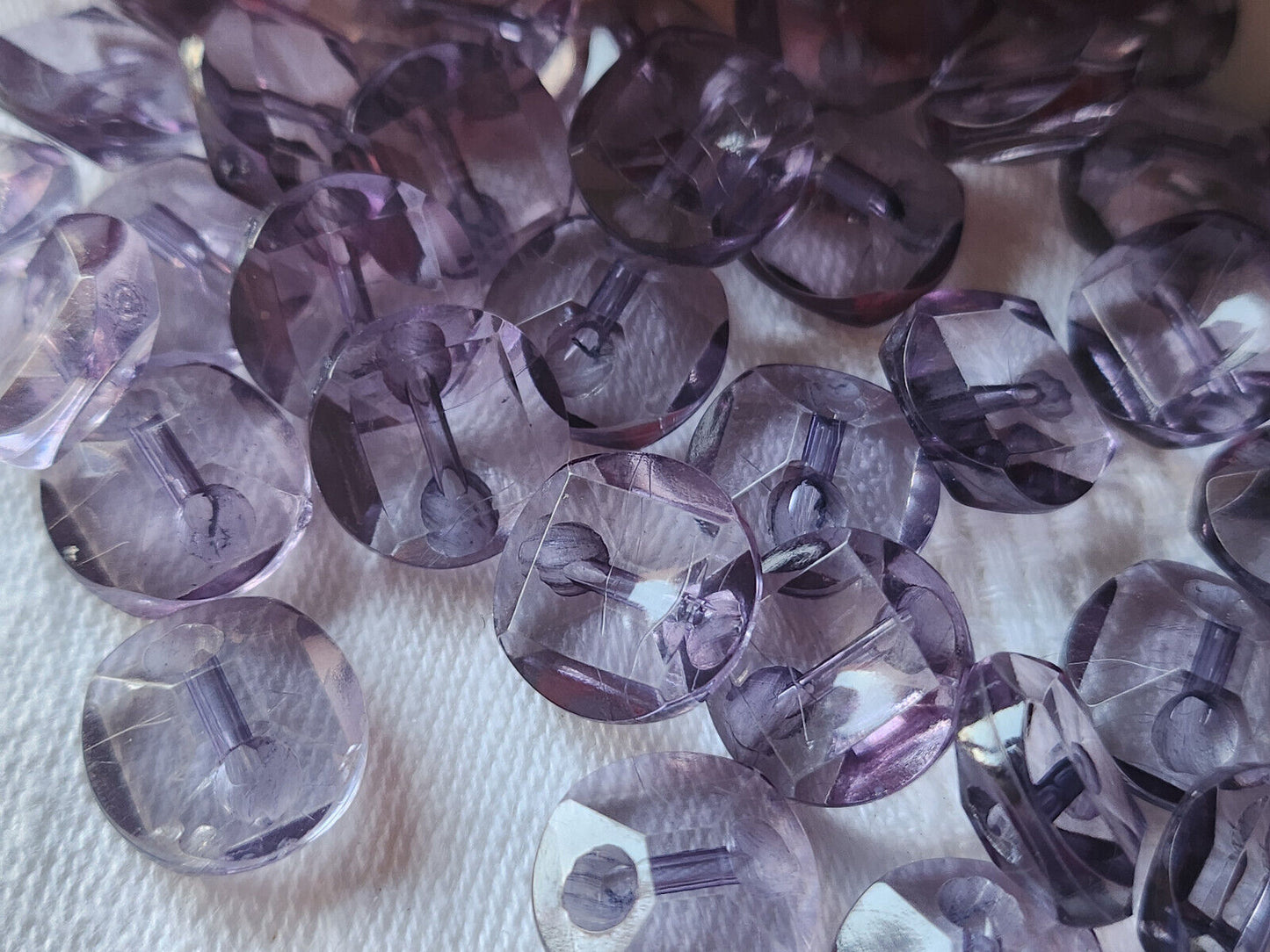 Lot 18 boutons vintage violet effet strass pied plastique 1,3 cm ref  1992