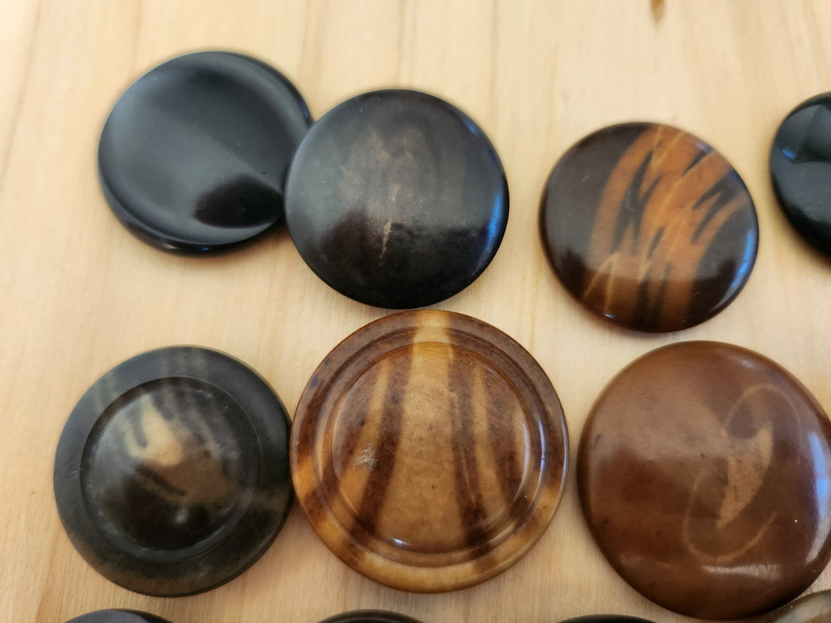 Lot 20 gros boutons anciens en corozo 2,2 cm à 3,1 cm n°5 T10
