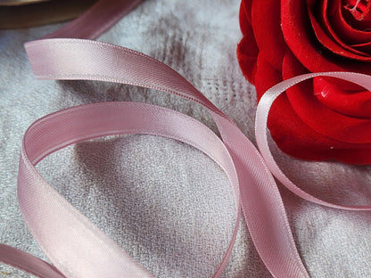 Ruban fin ancien rayonne rose 5 mètres sur 1 cm soie artificielle A4 n°33