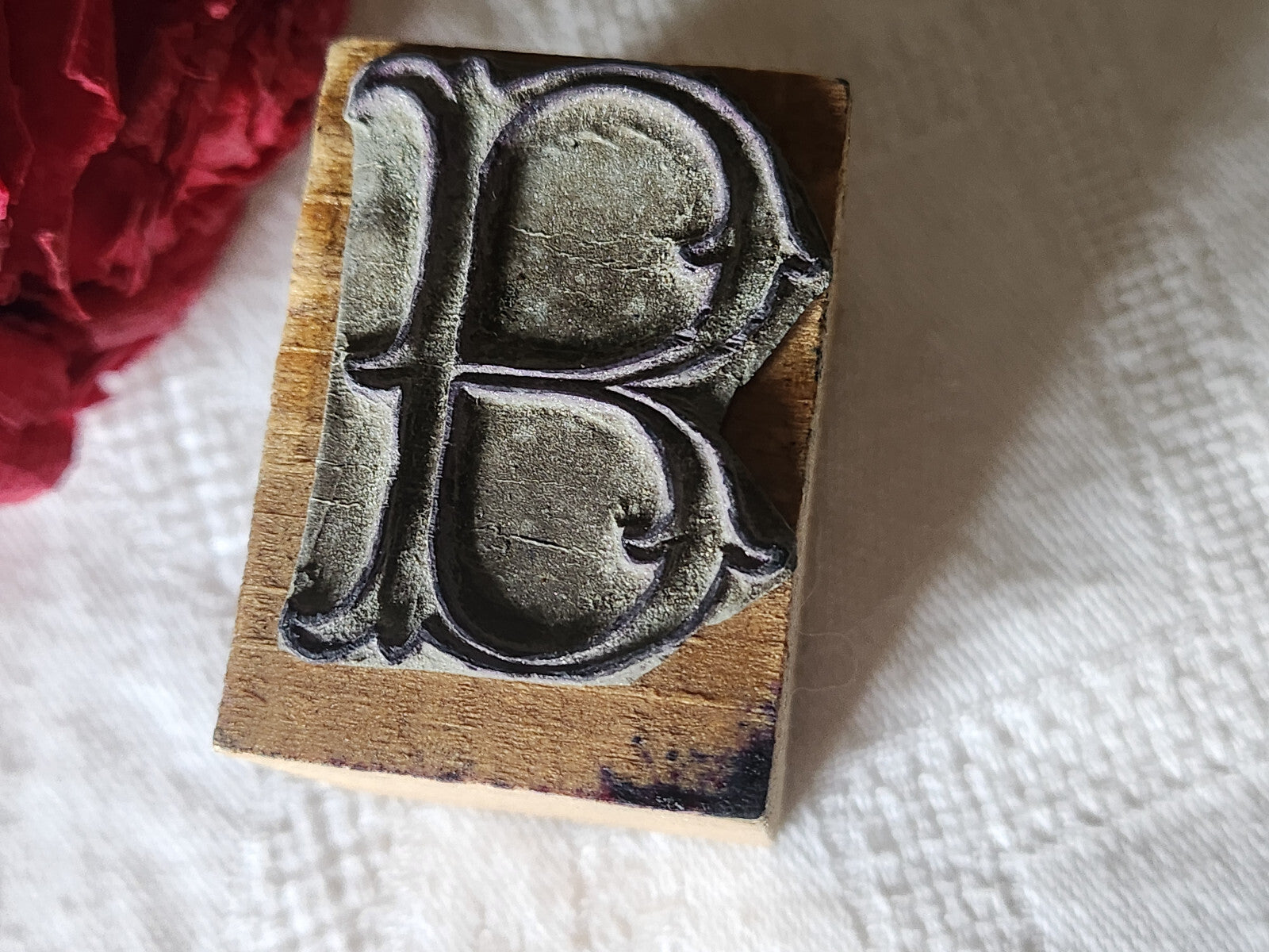 Tampon ancien monogramme B  broderie feston collection couture mercerie