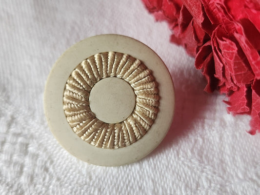 Bouton vintage coeur en passementerie  2,5 cm D10C