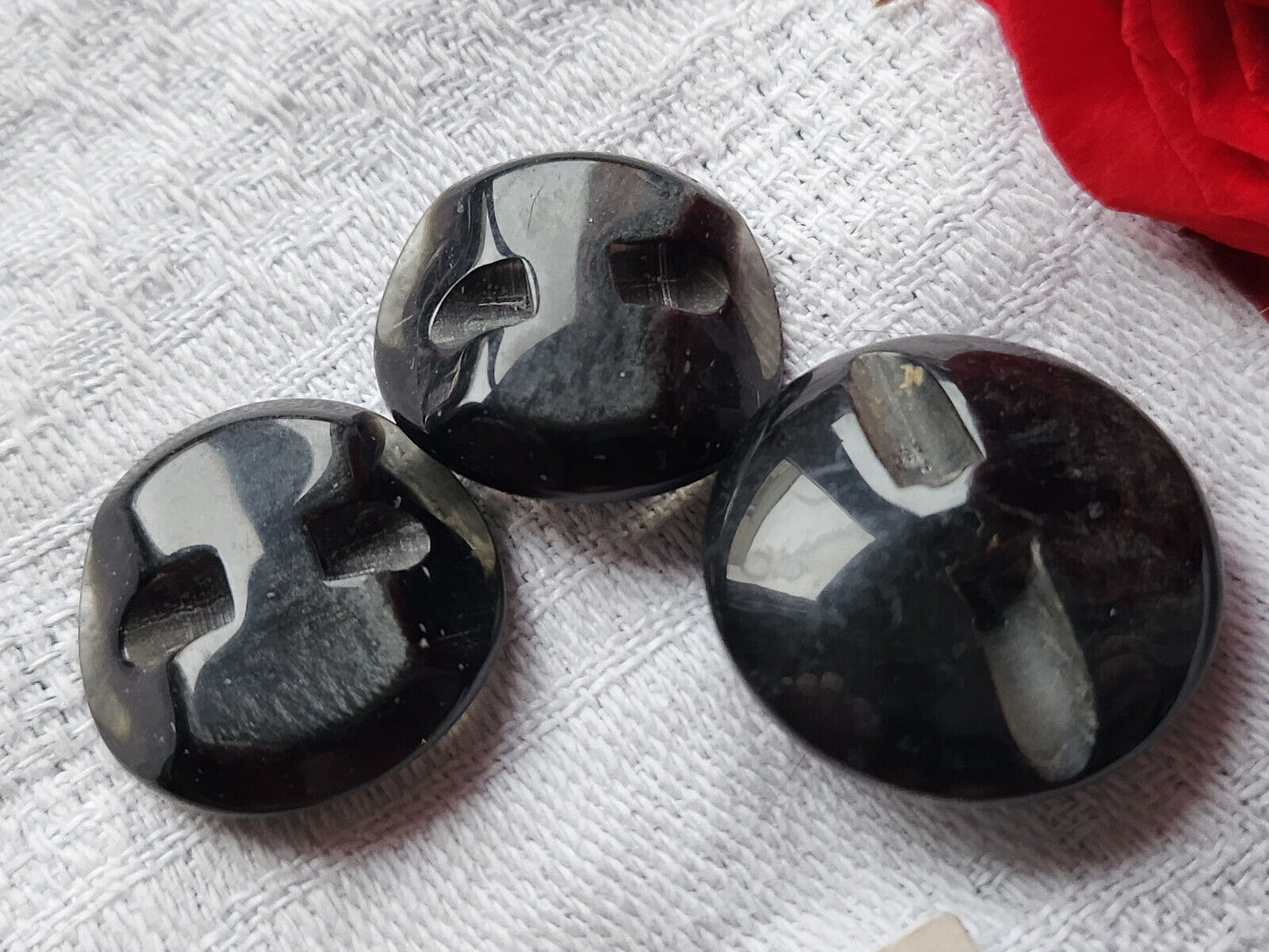 trio boutons vintage inclusion panaché rnoir argenté 2,5 et 2 cm ref 5897