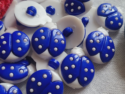 Lot 12 boutons forme coccinelle bleu blanc pied bicolore 1,7 sur 1,5 ref 1575