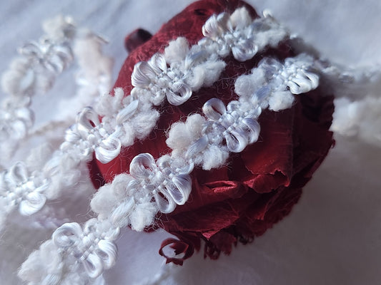 Galon vintage bordure blanc satiné 3 mètres sur 1 cm A3