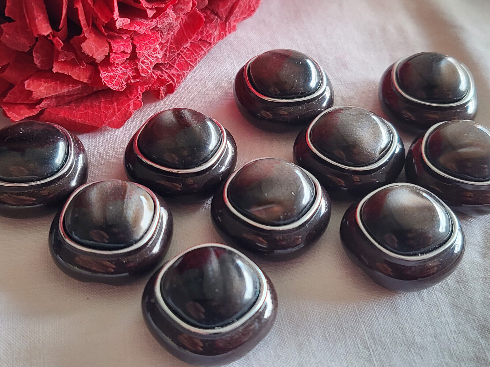 Lot 10 boutons vintage marron reflet gris pied diamètre  1,6 cm ref 5976