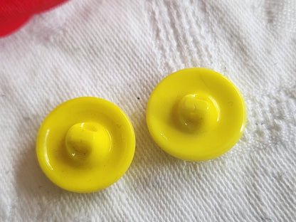 Duo boutons vintage en verre jaune fleur  travaillé  1,8 cm D5E