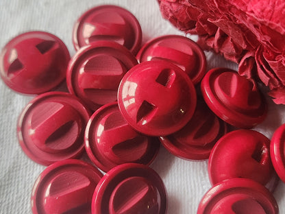 Lot 6  boutons vintage rouge travaillé à pied 1,7 cm ref 1299