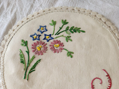 Napperon ancien broderie main jamais utilisé fleur couleur lin 20 cm B6