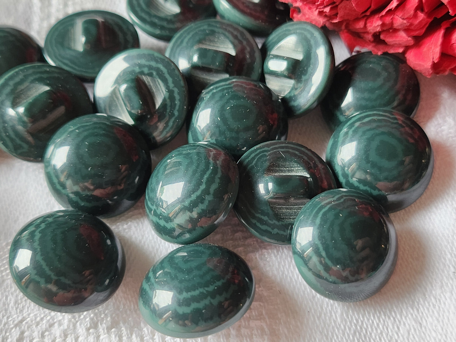 Lot 6 boutons vintage vert bombé à pied 1,7 cm ref 3296