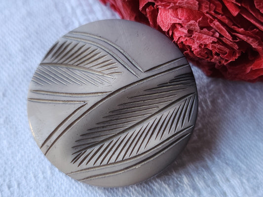 Collection bouton ancien gris camaieu motif feuillage relief 3,3 cm D13L