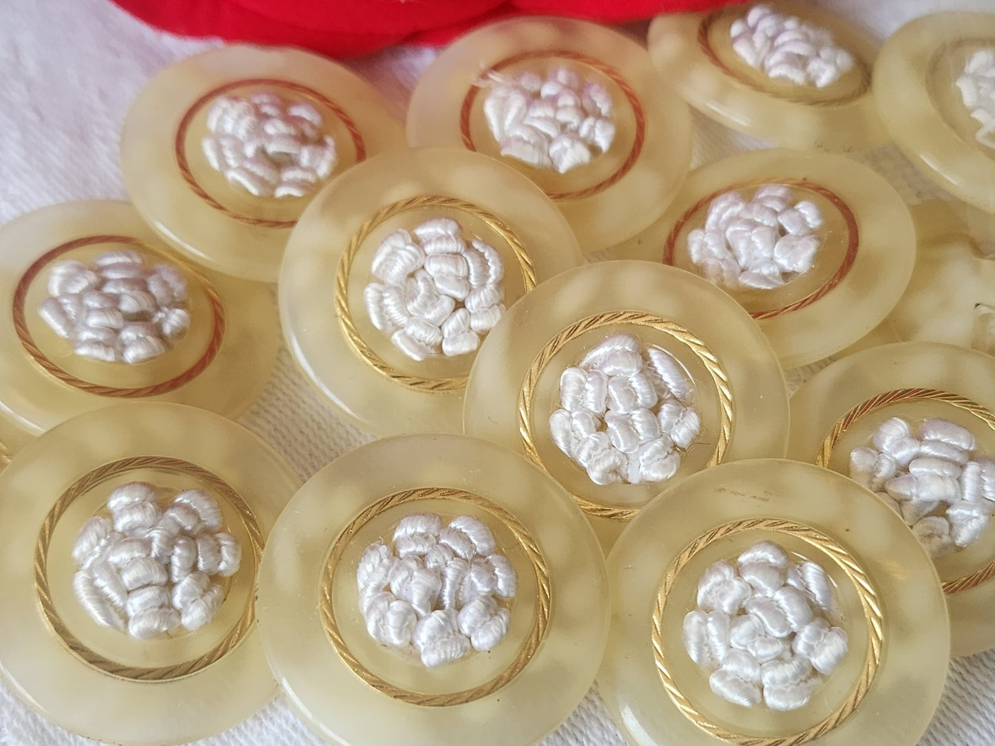lot 6 gros boutons vintage coeur passementerie blanc à  pied 2,7 cm ref 1485