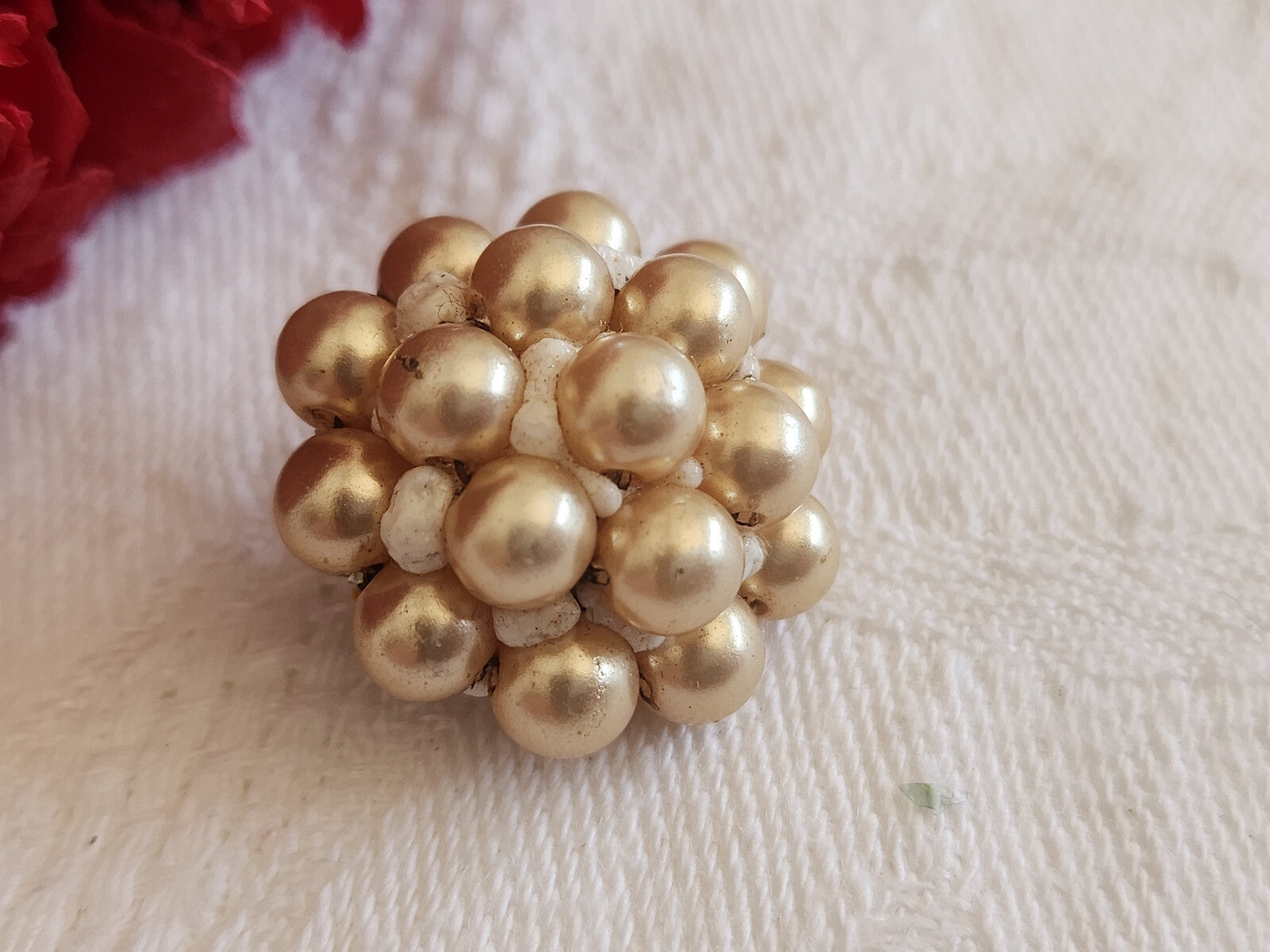 Collection  bouton ancien perlé  fait main 2,1 cm dome pied D17D