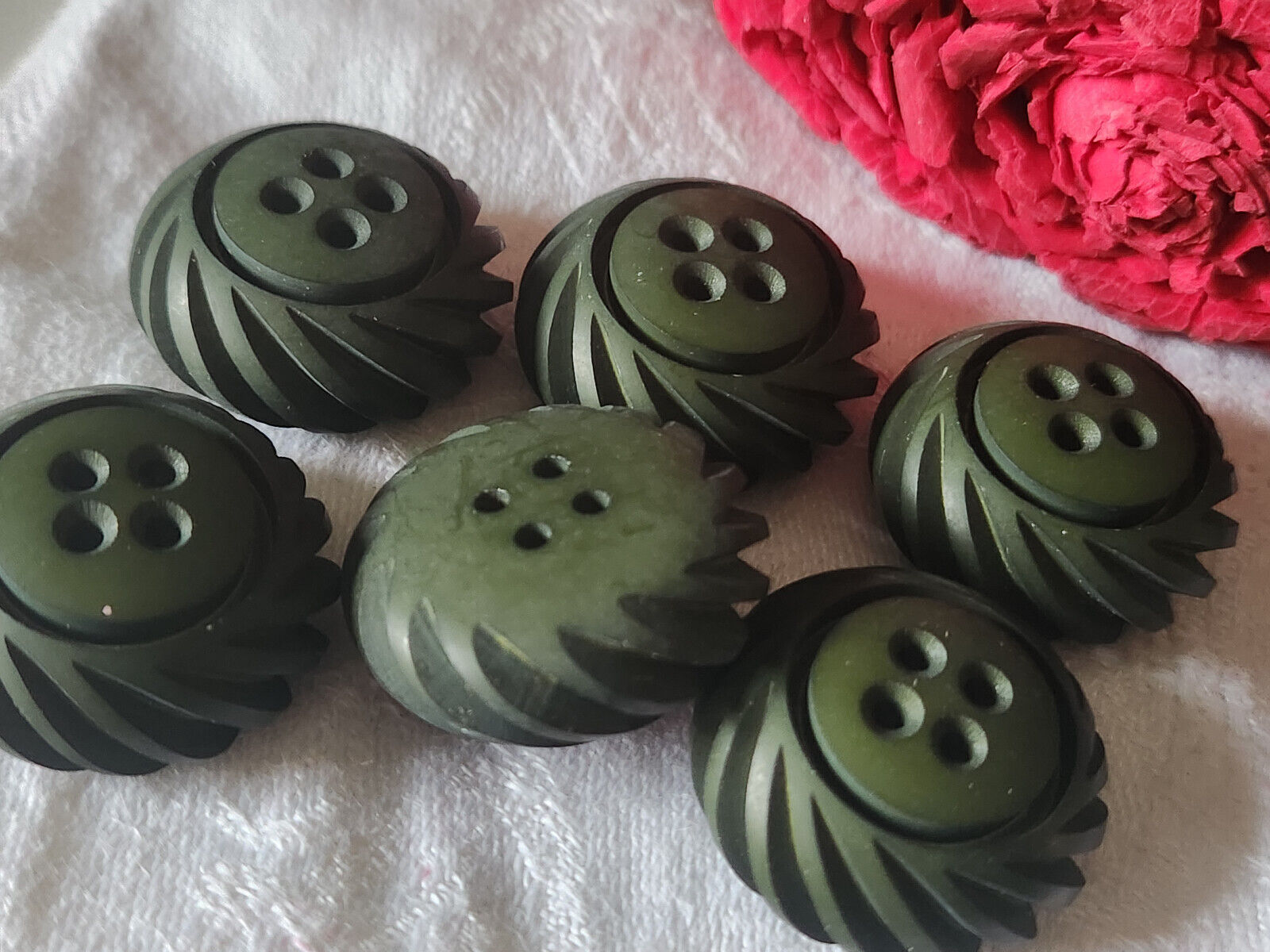 Lot 6 boutons vintage vert mat volumineux 2,6 cm à trous ref 3200