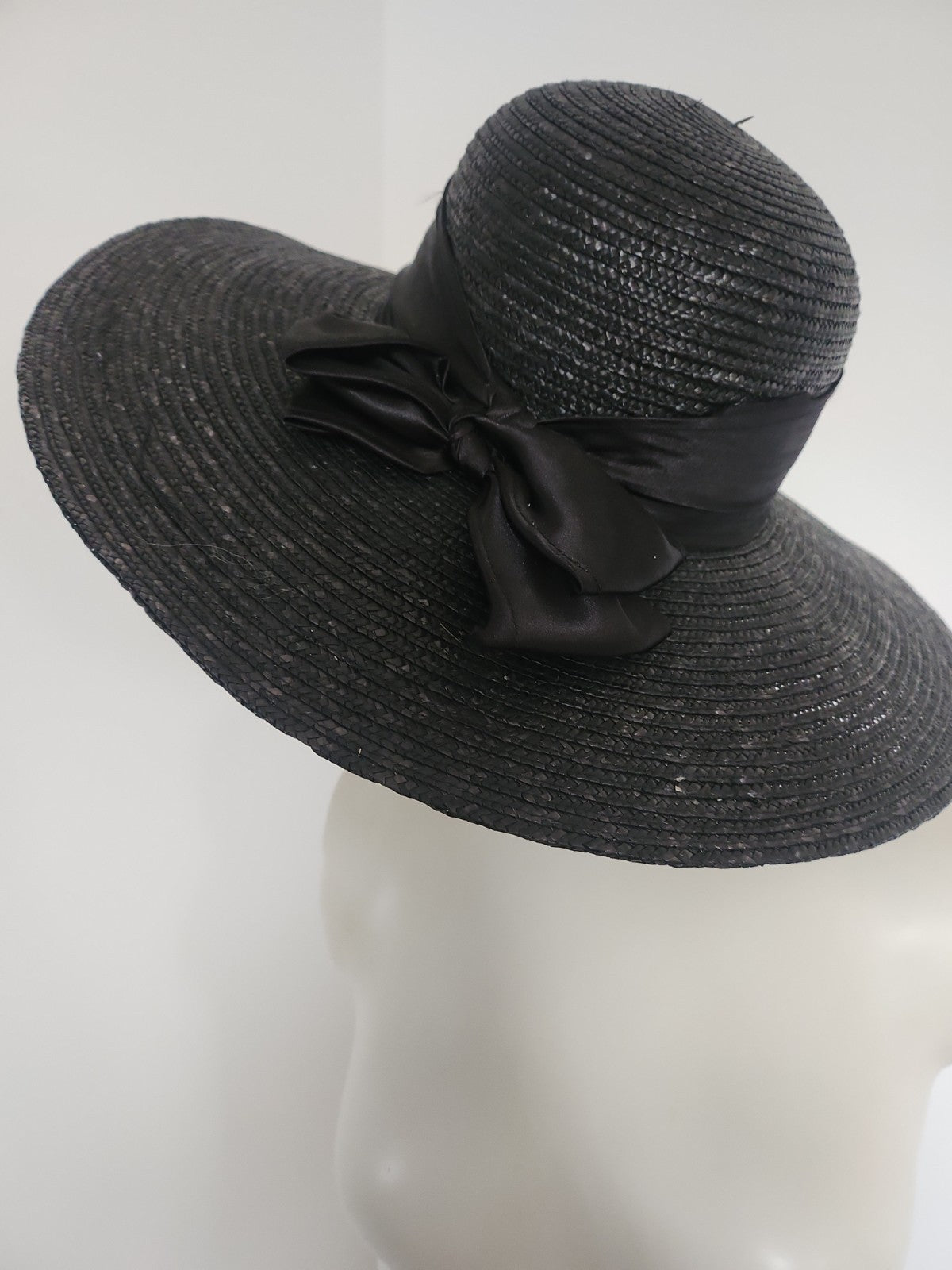 Lot 12 chapeaux de cérémonies année 1990/2000 voir description annonce