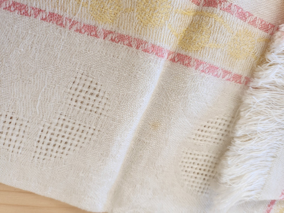Lot 10 serviettes anciennes a franges damassé rose jaune 34 cm sur 36 cm  B8