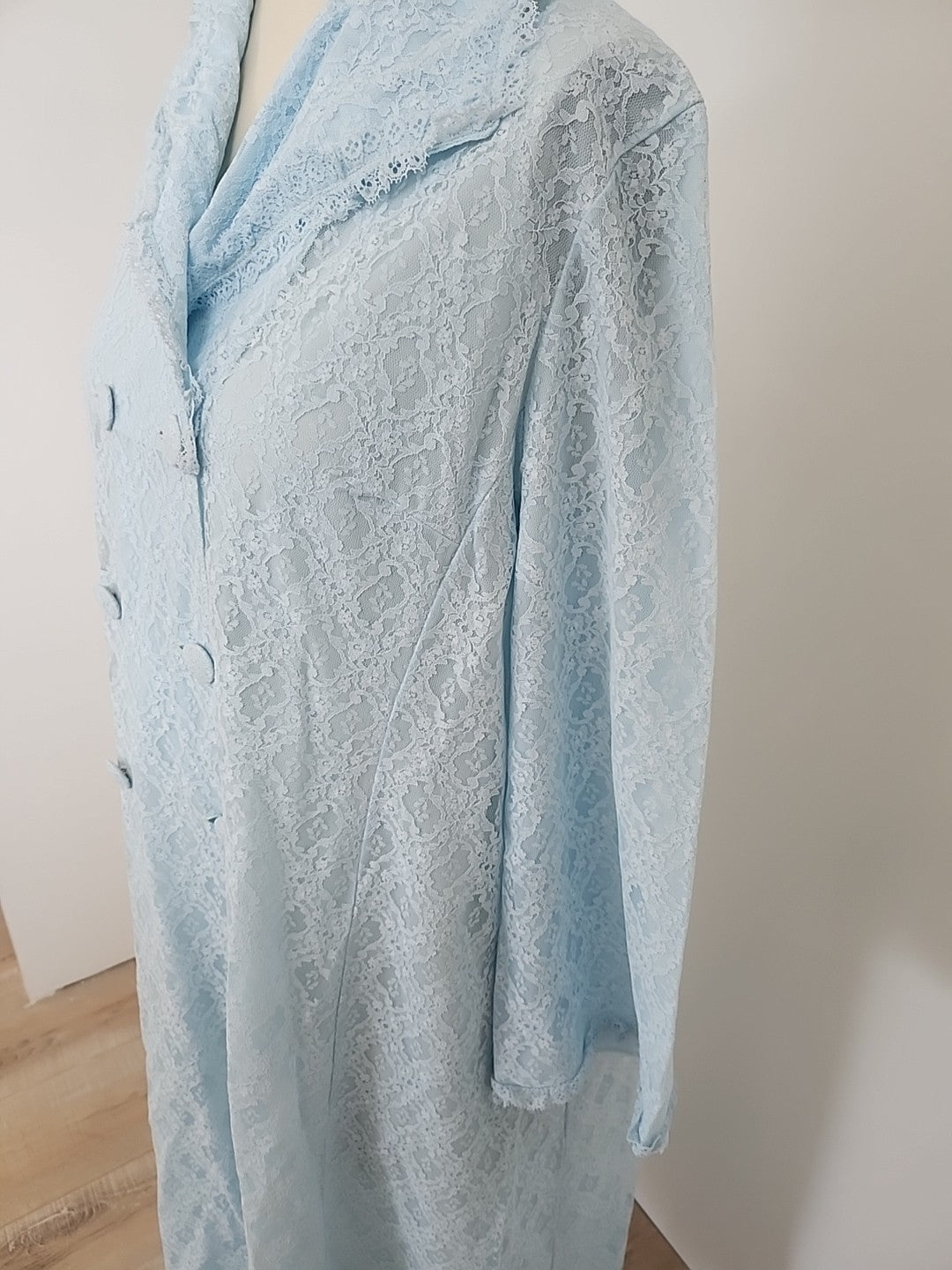 Pur vintage dessus déshabillé bleu dentelle froufrou T 40/42 ? ref portant