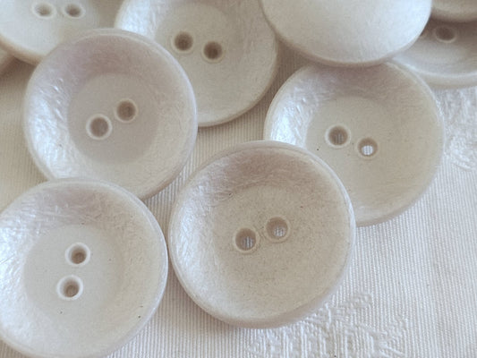 Lot 6 gros boutons vintage blanc satiné  à trous XXL 3,3 cm ref 6196