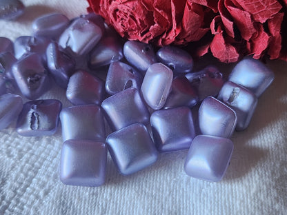 Lot 12 mini boutons vintage violet satiné plastique pied carré 1 cm ref 2746