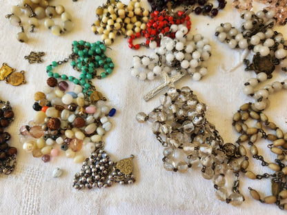 Lot 258 grammes  piece  chapelets anciens restauration listing en photo T1 n°7