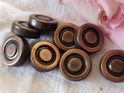 Lot 8 boutons vintage en métal cuivré à pied 1,8 cm ref 0089