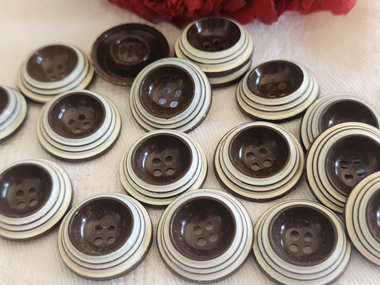Lot 12  boutons anciens marron peint blanc trous  1,8 cm ref 737