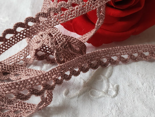 Dentelle vintage vieux rose coton 3 métres sur 1,2 cm A3