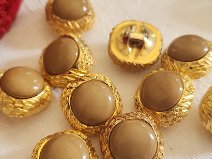 Lot 8 boutons vintage doré marron résine sculpté jolis pied 1,6 cm ref 336