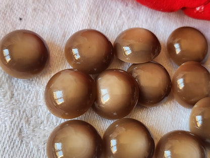 Lot 12  boutons vintage marron lumineux   pied demi sphere 1,3 cm ref 2567