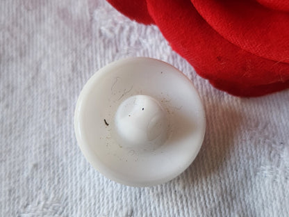 Bouton vintage en verre blanc mordoré irisé 2,2 cm D2D
