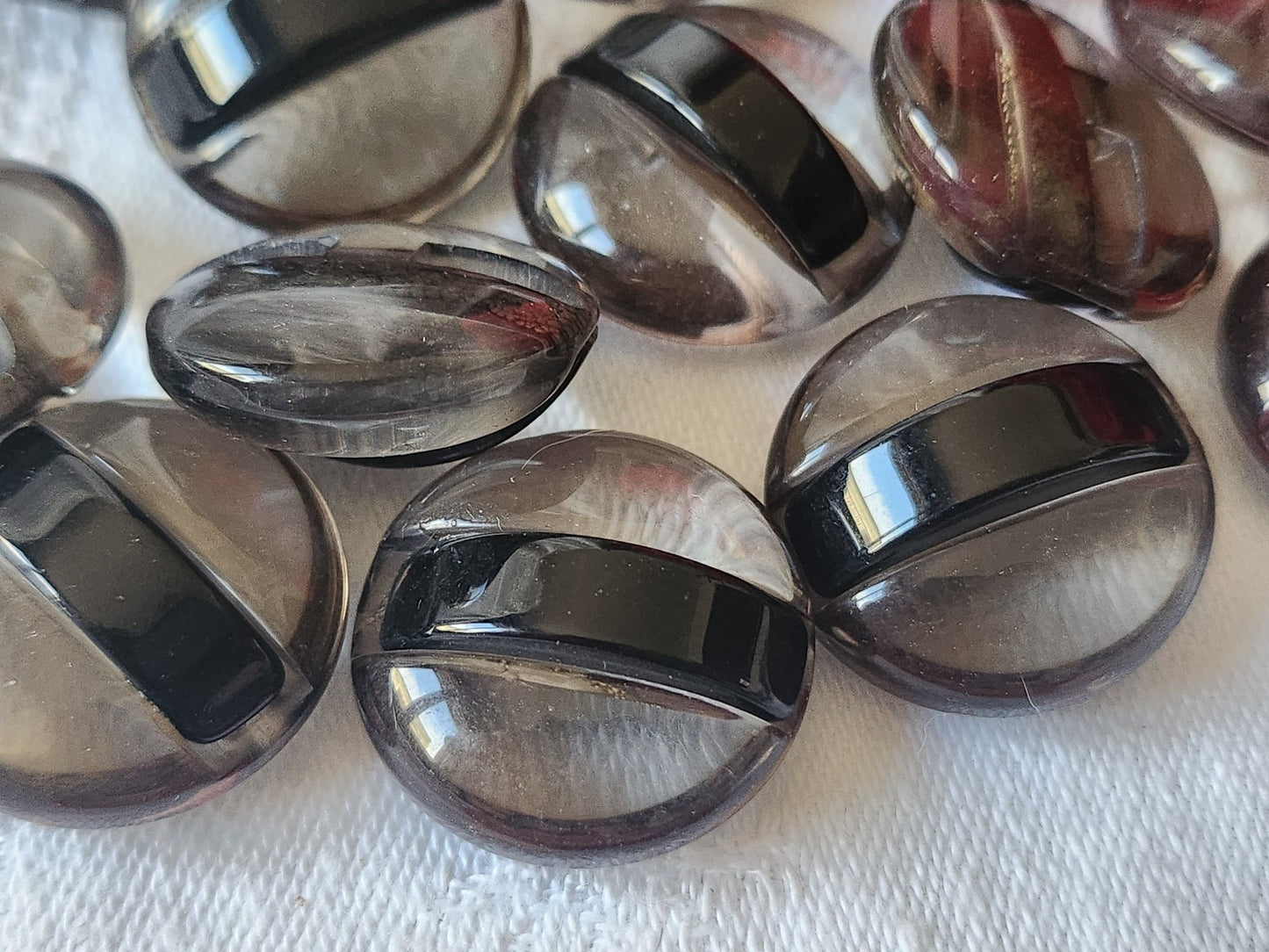 Lot 6  boutons vintage noir transparent à pied 2,2 cm ref 2778