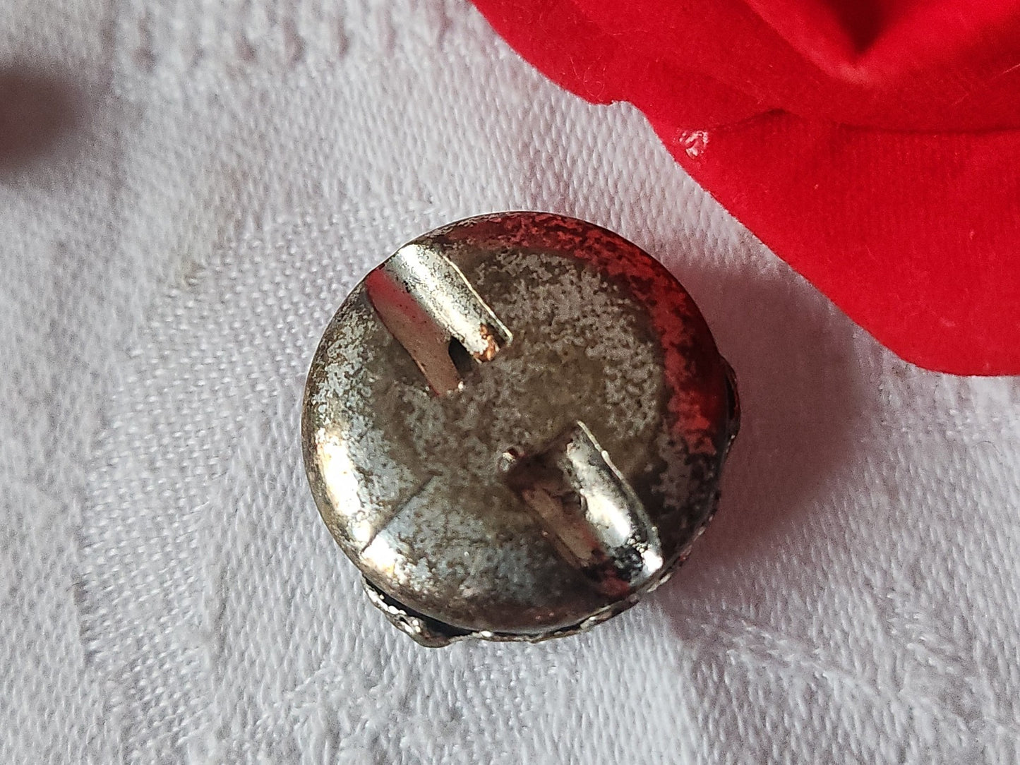 Collection bouton en résine argenté perle bleu vintage pied 2,4 cm refr 1401