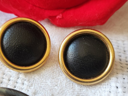 Duo boutons vintage cuir et métal doré 2,2 cm D18D
