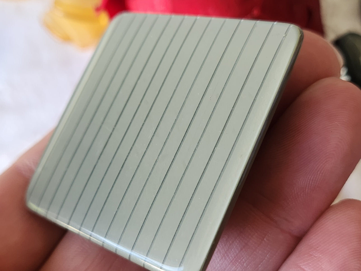 Énorme bouton ancien vintage parurier collection carré gris 4,9 cm ref 5429