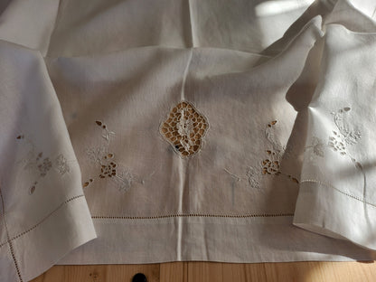 Ancien petit drap broderie incrustation ideal petit rideau enfant  B6