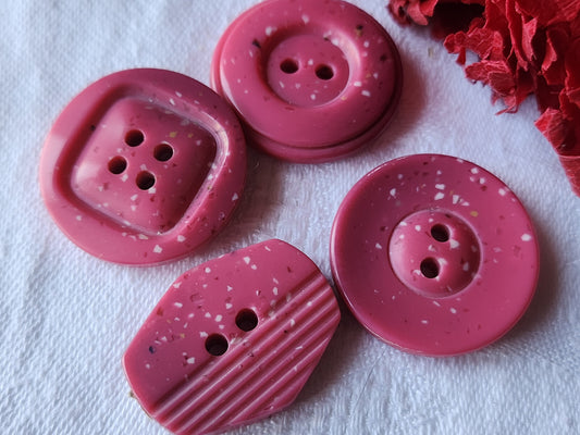 Lot 4 boutons vintage rose moucheté echantillon 2,6 cm ref 408