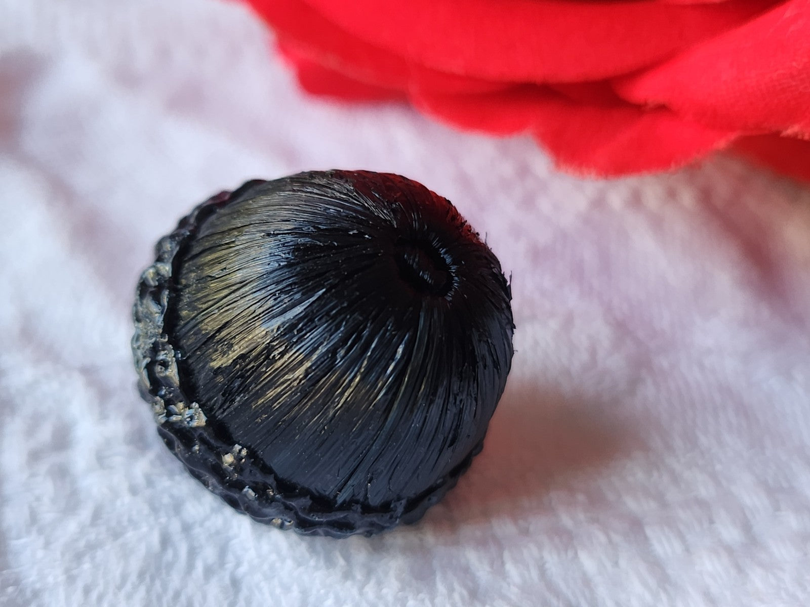 Bouton ancien rafia résine noir gland volume 2,2 cm ref 3900