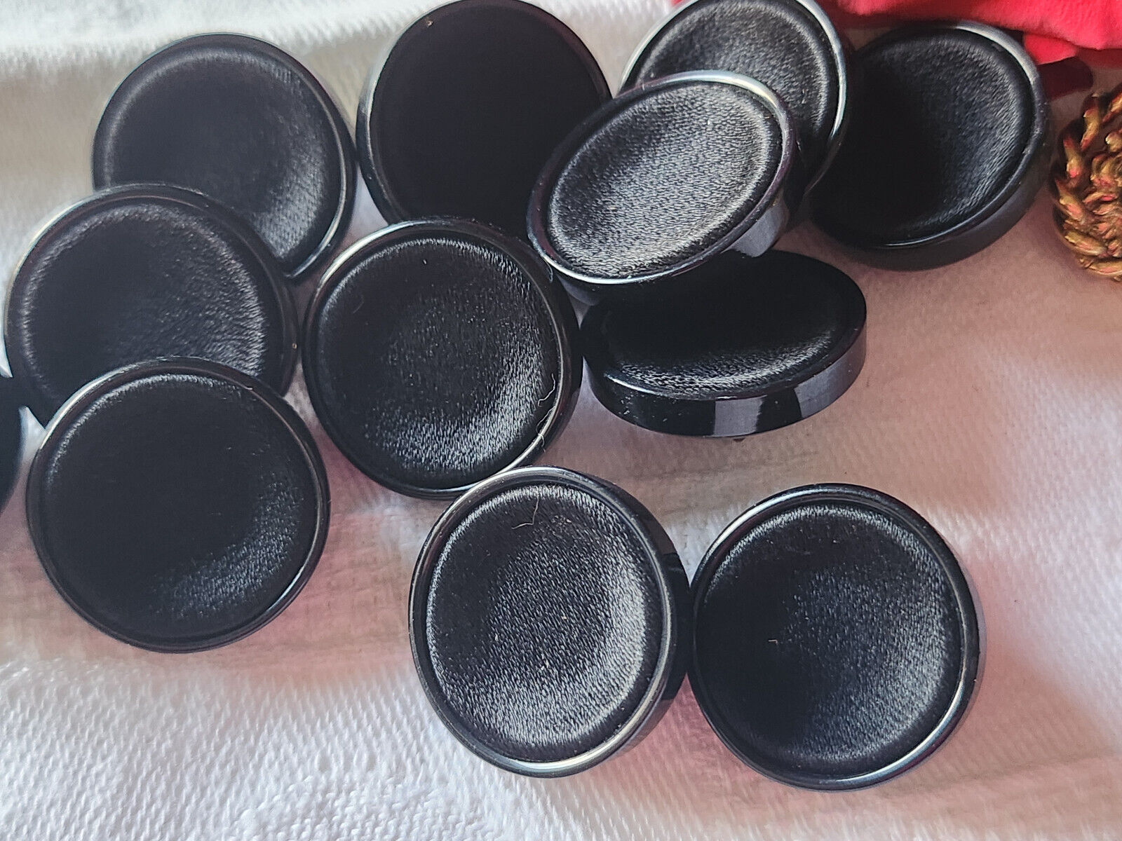 Lot 6 boutons anciens vintage passementerie noir pied 2 cm ref 2330