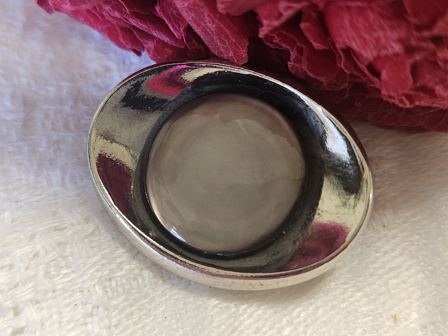 Original bouton vintage ovale cabochon en nacre oeil 2,2 sur 2,8 cm ref 205