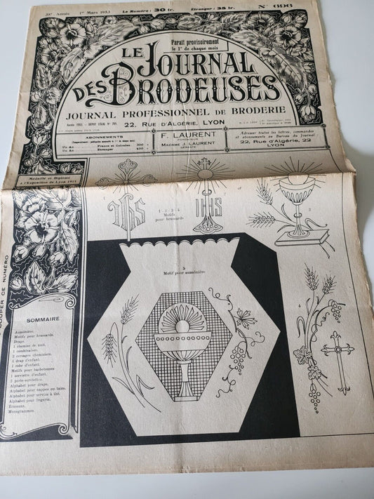 Le journal des brodeuses 1953  n° 696 lingerie aumônière brassards alphabet